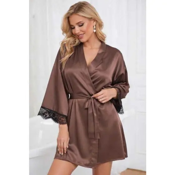 Robe Feminino de Cetim com Renda – Sofisticação e Conforto