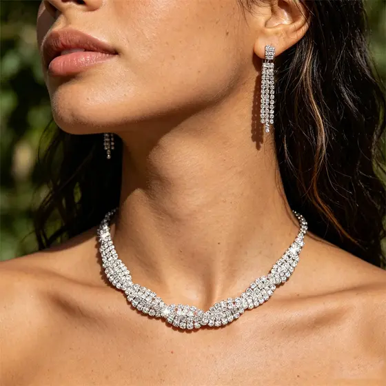 Kit 2/3/4 Peças de Strass para Mulheres: Colar Gargantilha + Brincos + Pulseira + Anel