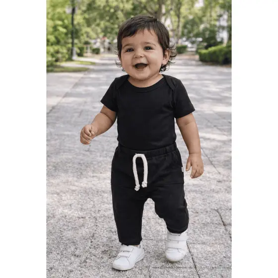 Calça Infantil Saruel Soltinha Menino Menina Preta em Malha com Bolso