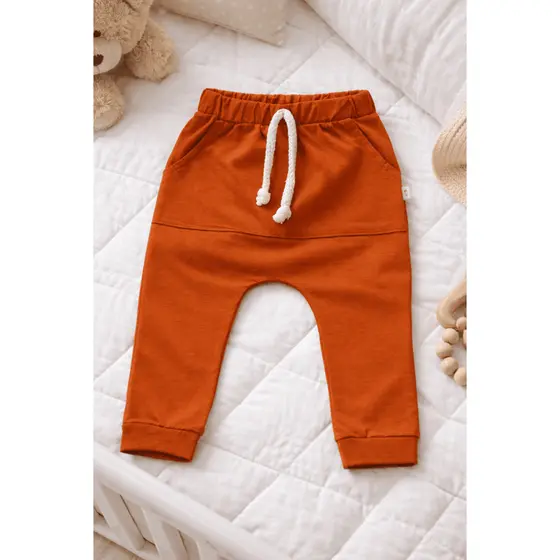Calça Infantil Saruel Soltinha  Menino Menina em Malha Marrom com Bolso