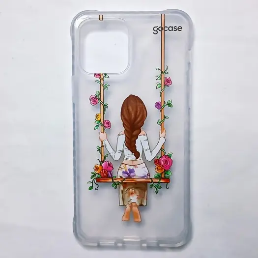Capa iPhone Menina no Balanço Gocase