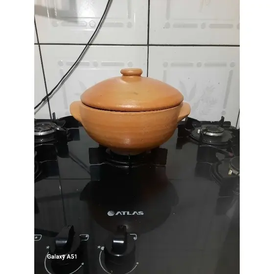 Panela de Barro Artesanal 2 Litros ( COR MARROM)