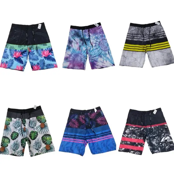 Bermudas Estampas variadas bolso traseiro Ziper Masculino