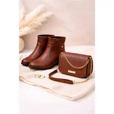 kit Elegância Atemporal: Bota e Bolsa Marrom com Detalhes Sofisticados
