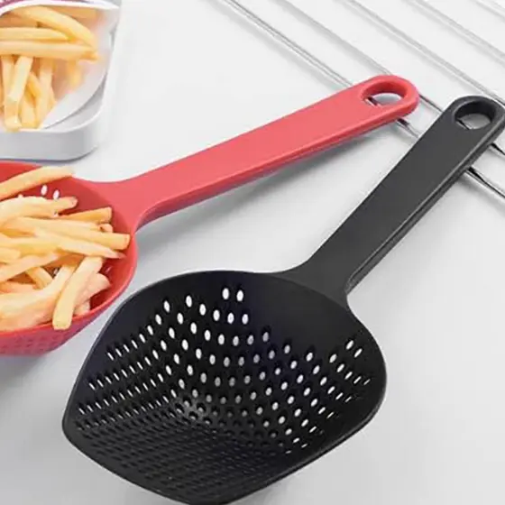 Colher Escorredor Multiuso, Escumadeira, para Escorrer Massas, Legumes e Verduras, em Nylon Resistente