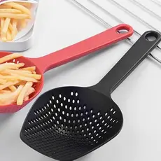 Colher Escorredor Multiuso, Escumadeira, para Escorrer Massas, Legumes e Verduras, em Nylon Resistente
