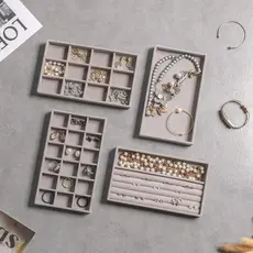 Bandeja de Veludo para Jóias - Organizador de Closet Gavetas! Protege bijuterias e relógios, design compacto e sofistica