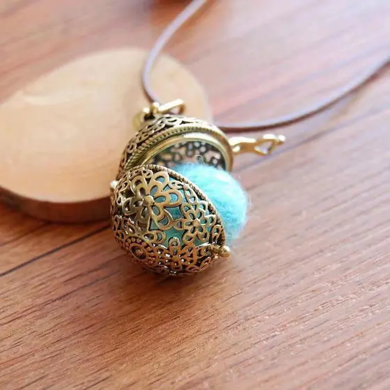 Vintage Brass Hollow Ball Locket Pendant Perfume Aromaterapia Difusor De Óleo Essencial