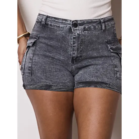 Short Jeans Cargo Feminino Cintura Alta Levanta Bumbum Com Lycra Bolso Nas Laterais