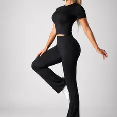 Conjunto Fitness Calça Legging Feminina Flare Bailarina e Blusinha SlimFit Justa Baby Tee Academia