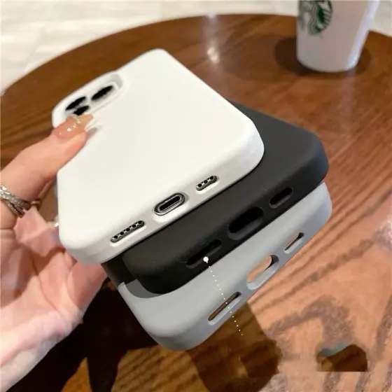 Capinha Silicone Aveludada com logo de maçã Cor BRANCO PRETO + Película (se quiser) Para iPhone (tem a logo da maça)