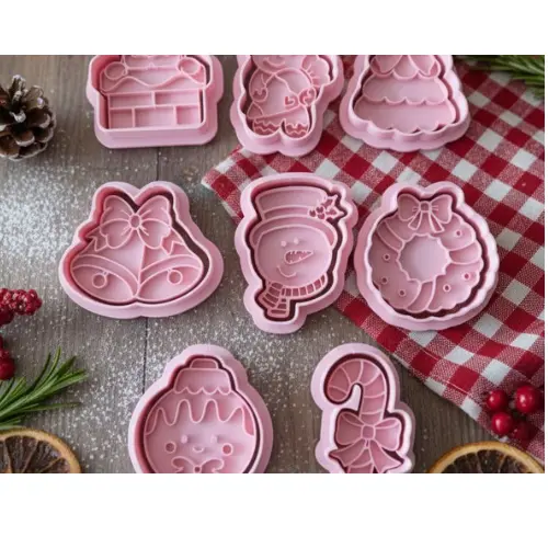 Kit Reforçado - Cortadores de Biscoito de Natal - 8 desenhos diferentes
