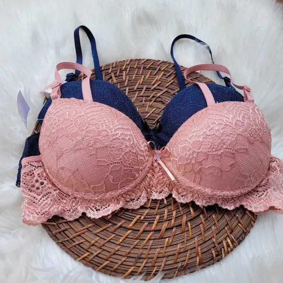 Kit com 2 Sutiãs de Renda com Bojo - Modelo Tradicional