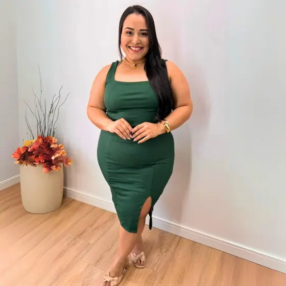 Vestido Feminina Plus Size MIDI Fenta Frontal Gola Quadrada Alça Grosa Estilo e Conforto Promoção