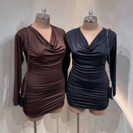 Vestido Plus Size Modelador de Alta Compressão 100% Forrado Decote Degagê Manga LongaTendência Blogueira Festas Rodeio