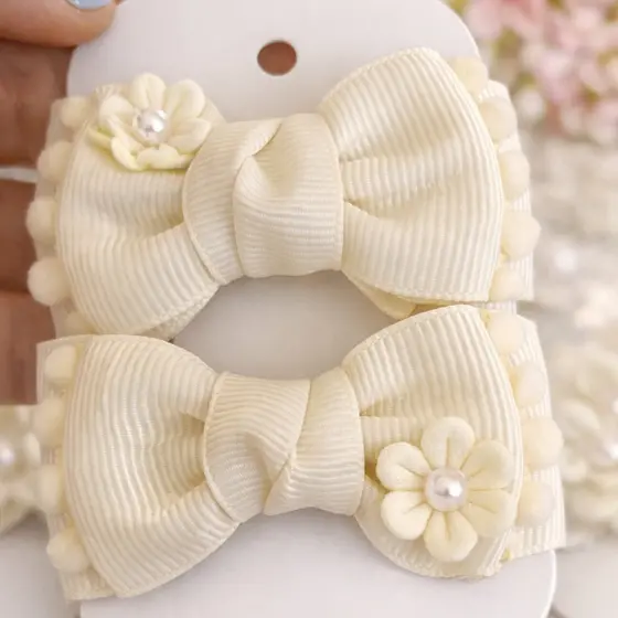 Par de Laços de Cabelo Infantil  com Aplique de Flor