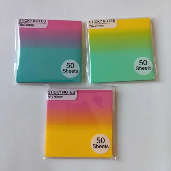 Bloco adesivo com glitter. Cores em degradê,  76x 76 mm. Sticky notes. 50 folhas.  Notas adesivas.