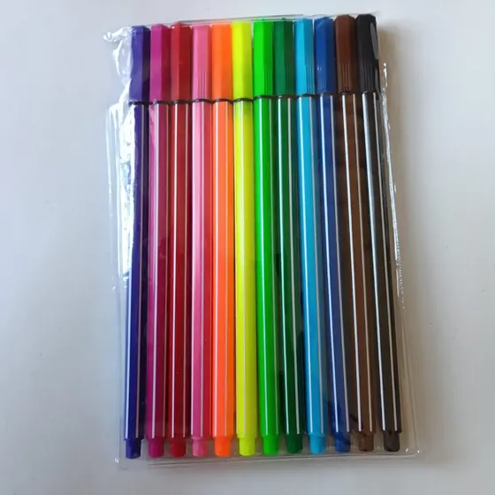 Canetas coloridas Fine Line com 12 cores. Ponta fina 0,4 mm.