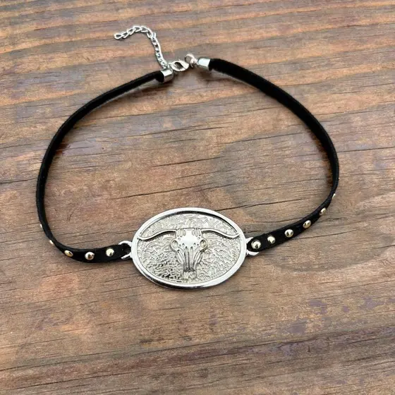 Choker gargantilha longhorn bolinhas douradas boho cabeça de boi estilo country sertanejo rodeio