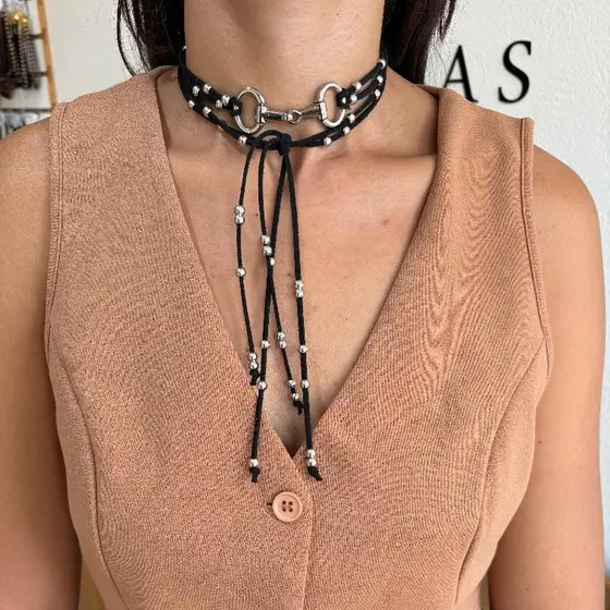 Colar longo gravatinha bridão prateado com bolinhas moda country western cowgirl boho estilo boiadeira courinho feminino