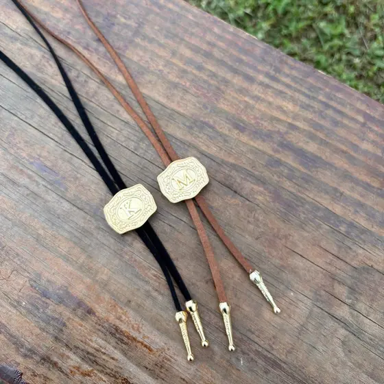 Gravatinha fivela dourada personalizada estilo country boiadeira