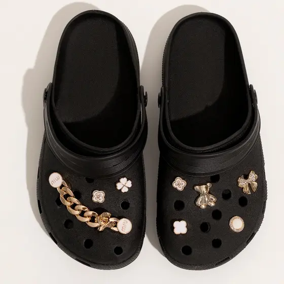 Babuche Feminino Nuvem EVA Confortável Botons Pingente Metal