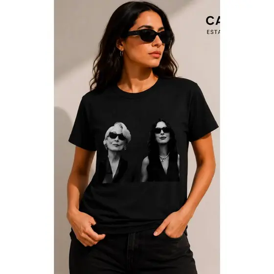 Camiseta Feminina Fashion Minimalista – Inspiração Cinema e Moda
