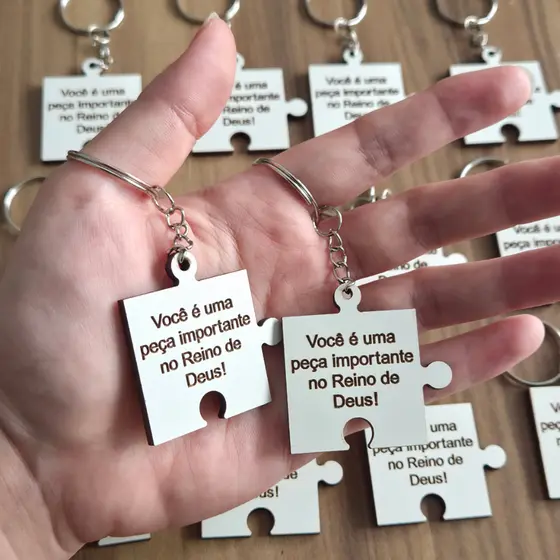 Kit Chaveiros Peça Quebra-Cabeça em MDF Branco Ideal para dar de lembrancinhas Religiosas