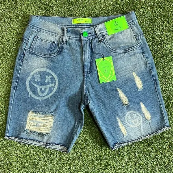 Bermuda Masculina Jeans Curta Jogador Com Emoji Desfiada