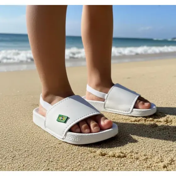 Chinelos  slid bebe e infantil com bandeirinha e elastico  na traseira 16 ao 25