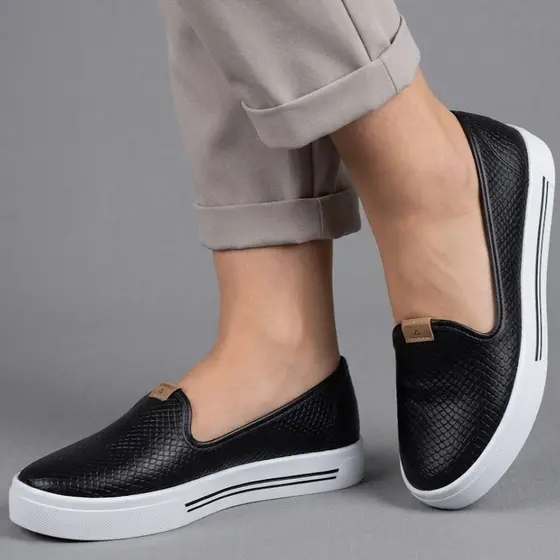 5667.350 Tenis Slip On Moleca