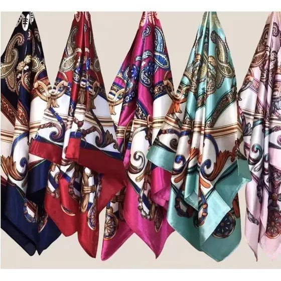 Lenços Cetim Seda Elegante Primavera Grande 90x90（várias estampas/entrega aleatória)