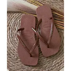 Chinelo Rasteira Feminina Básica Com Detalhe na Lateral
