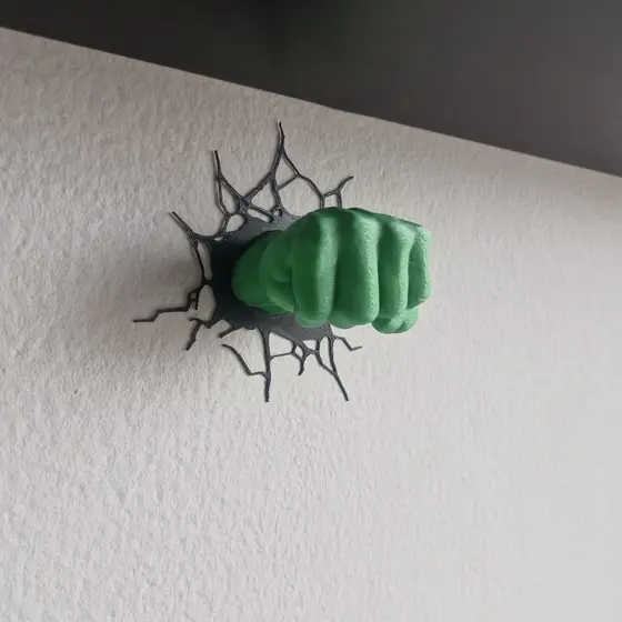 Mão do Hulk Quebrando Parede - Item de Decoração - Quarto Gamer | Setup Gamer