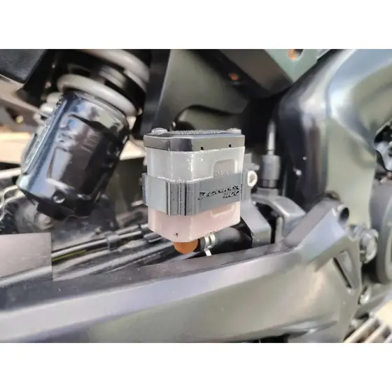 Suporte Reservatório Fluído Freio Bajaj Dominar 250/400