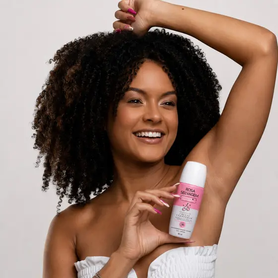 Desodorante Roll-On Antitranspirante Clareador Rosa Selvagem Frutas Vermelhas 85ml