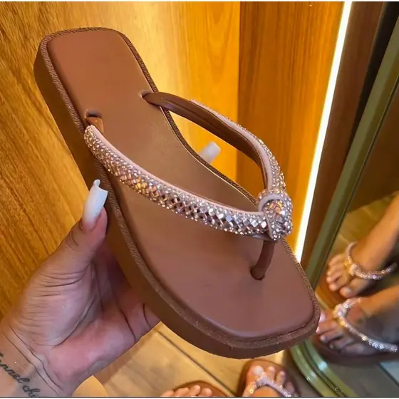 Sandalia Rasteirinha Feminina Elegante Bico Quadrado Detalhe Strass Nó Brilhante Chinelo Rasteira Confortavel