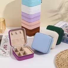 De 15 a 40 caixas de joias portáteis, bolsas de viagem, caixas de armazenamento e caixas para anéis.