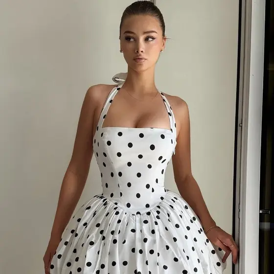 Vestido Pendurado No Pescoço Feminino 2025 Verão Novo Estampado Sem Costas Halter Cintura Envoltório