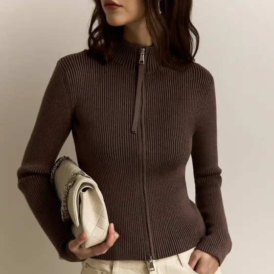 Suéter de malha slim fit outono novo estilo feminino gola canelada camisa de fundo com zíper suéter de malha slim fit