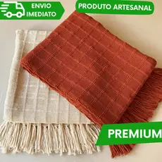 Unidades  Manta Para Sofá GG e Peseira De Cama Terracota E Cru Detalhe Em Quadriculado artesanal...