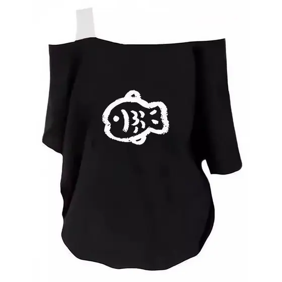 Ombro oblíquo estilingue quente menina pequeno peixe impressão de manga curta camiseta feminina Design de verão nicho es