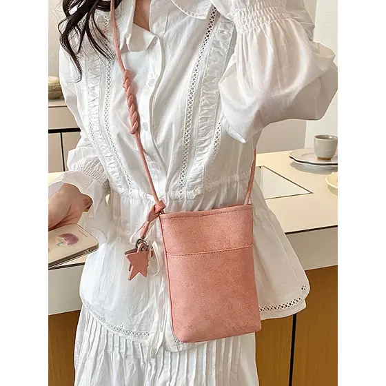 Textura de couro macio saco do telefone móvel feminino 2026 verão novo estilo cruz-corpo Mini pequeno saco luz Casual es