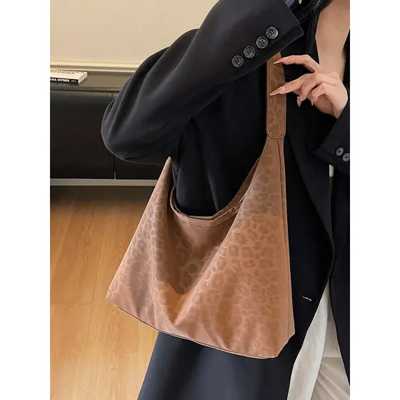 2025 outono inverno novo estilo axilas saco moda feminina All-Match um ombro Commuter saco textura leopardo