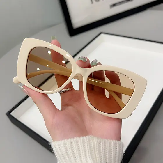 Óculos de sol 2024 novo estilo na moda feminino gm Anti-ultravioleta luz forte Face-viewing pequenos óculos de sol ins t