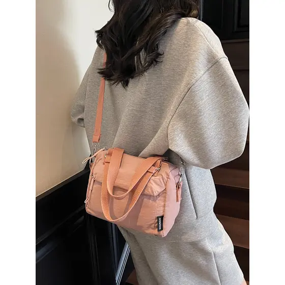 Bolsa Casual 2025 novo estilo na moda verão pequeno saco textura moda juventude bolsa de ombro saco do mensageiro femini