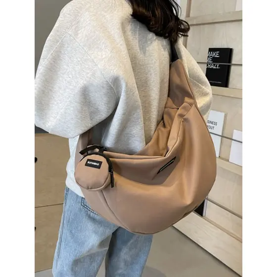 Primavera novo estilo sacos femininos 2024 novo estilo na moda moda versão coreana simples sacos casuais sacos de ombro 