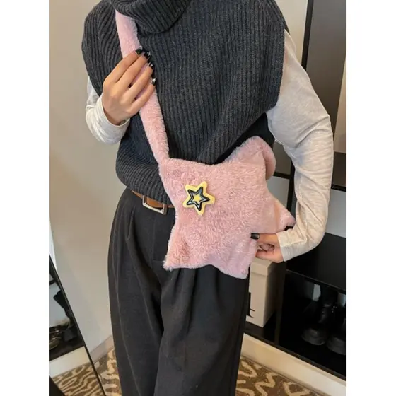 Versão coreana cor sólida bolsa de pelúcia bolsa mensageiro feminina 2024 novo estilo na moda INS outono inverno bolsa d