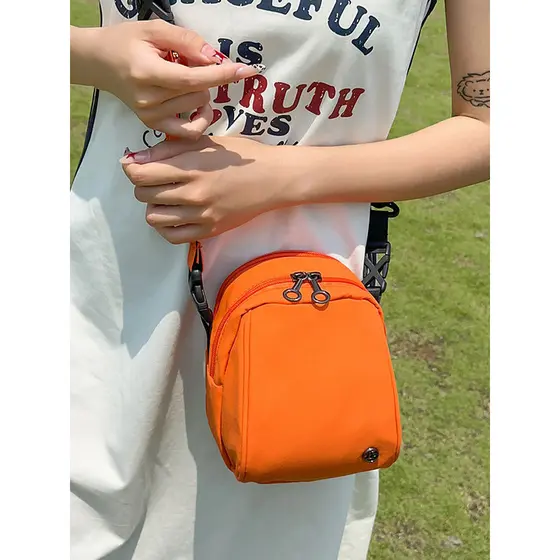 2025 Novo estilo na moda elegante simples japonês coreano cor sólida bolsa Casual jovens homens mulheres mesmo estilo bo