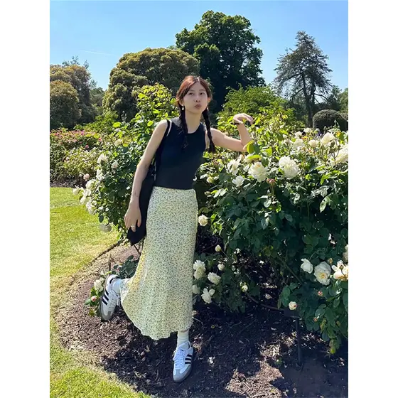 Amarelo cintura elástica rendas saia Floral feminina verão fino francês Pastoral a linha Fishtail saia de comprimento mé
